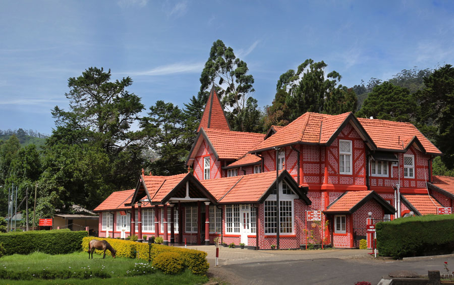 A British-styled pink shaded building in Sri Lanka, revealing the colonization timeline and its influences on Sri Lanka.