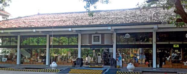 Laksala, the shop in Sri Lanka