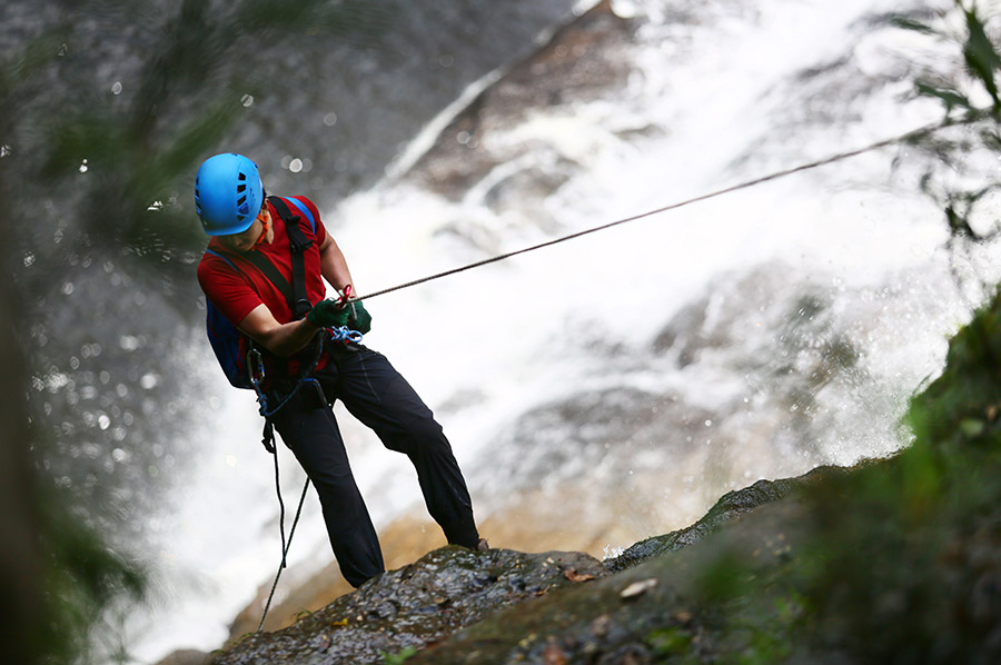 Are you an adventure seeker? If so, waterfall abseiling is one of the best things for you to do in Sri Lanka